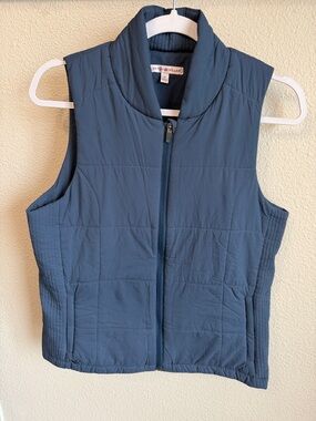 Peter Millar Vest Womens Size Medium Navy Nylon Quilted Hi Neck Full Zip Golf